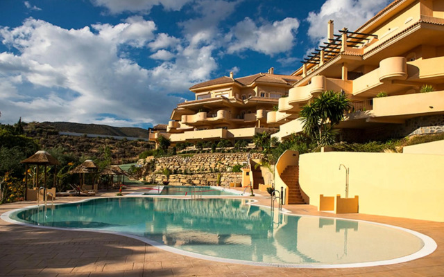 Aloha Hill Club Golf & Spa Apartments