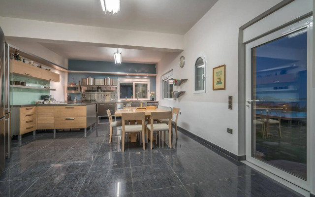 Serenus Luxury Villa