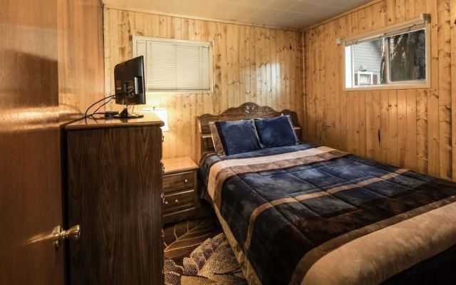 Grey Squirrel Resort
