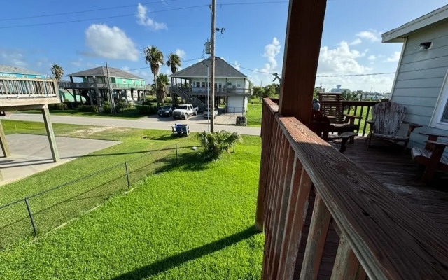 Sea Note 3 Bedroom Home by RedAwning