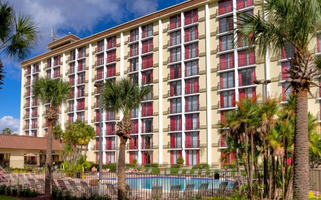 Rosen Inn, closest to Universal