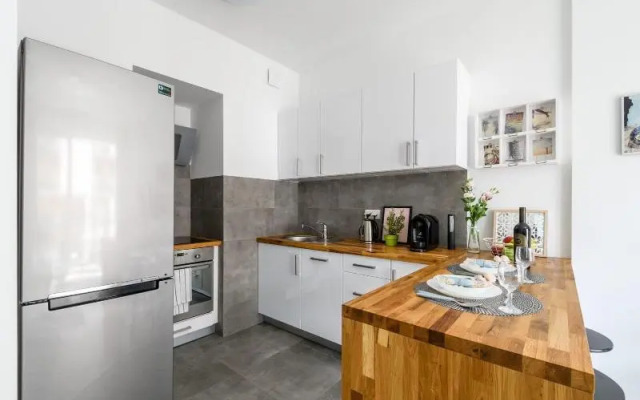 M&R Apartament Airport Konstruktorska 7