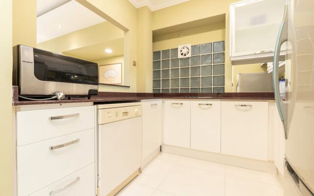 OYO Home 89794 Uncommon 2br Sri Sayang