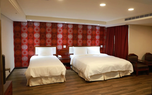 New Plaza Hotel