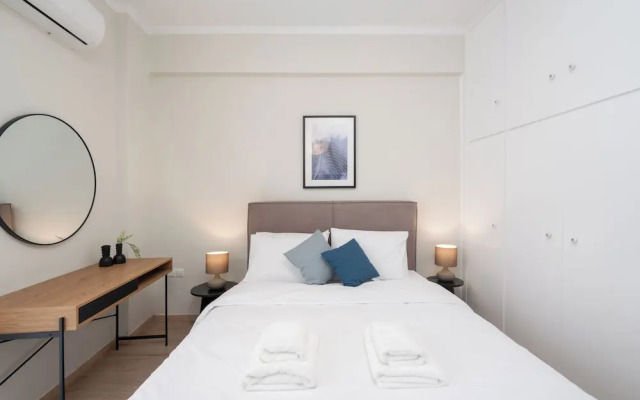 Classic Apartment in Piraeus, walk to Zeas Marina
