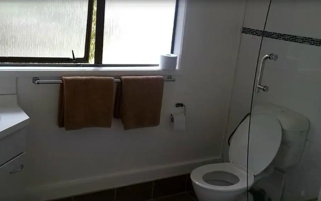 Airport Travel Air Motor Inn