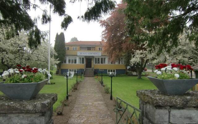 Hagaborg Bed & Breakfast And Hostel