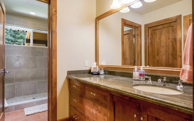 Star Haven Retreat 5 BDR Stunner!