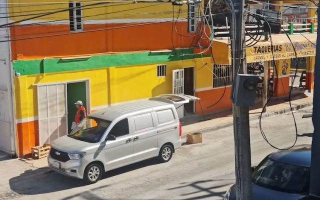TJ Apartments, Calle 6, PDC
