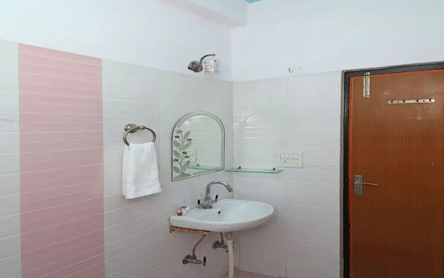 Vasundhra Heights Hotel By Oyo