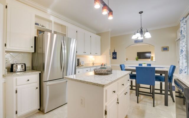 Lakefront Raleigh Retreat ~ 7 Mi to Downtown!
