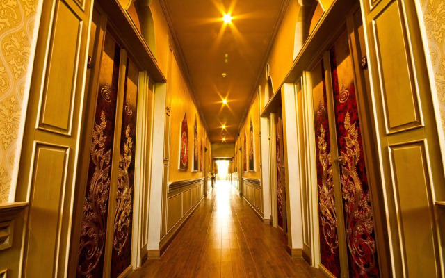 Khum Jao Luang Boutique