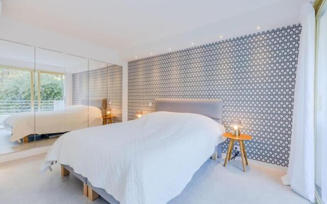 SERRENDY Splendid 3-bedroom apartment within an upscale