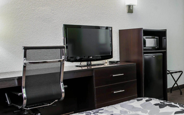Sleep Inn & Suites