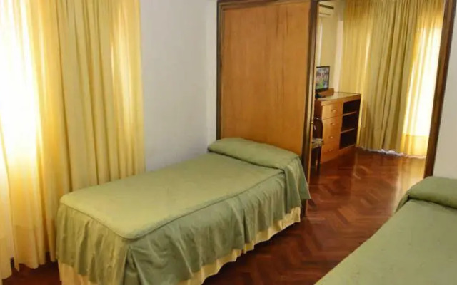 Alexander Hotel