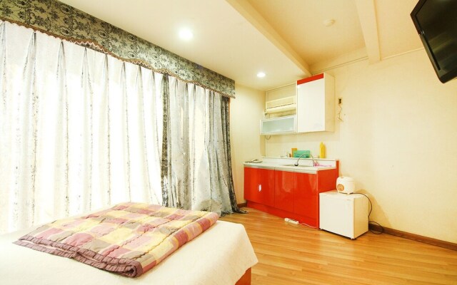 Geojedo Hakdong Queen Cruise Hotel