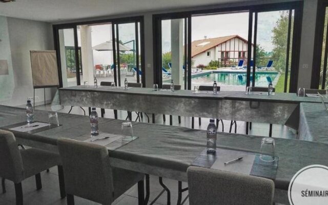 Villa Cenitz Lafitenia Resort