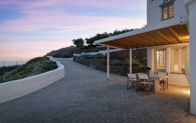 Morfes Luxury Apartments