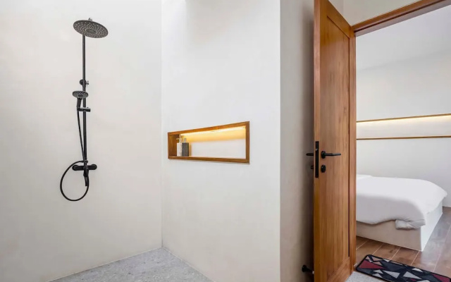 Casa Copper by Alfred in Bali - Tropical Luxury 3BR Pool Villa in the Heart Canggu – Guest Rooms – Canggu