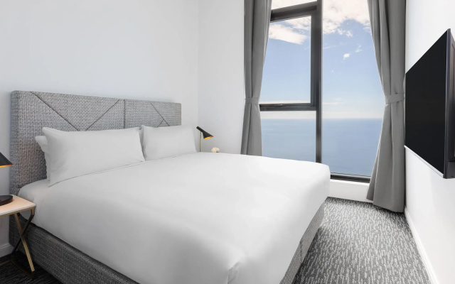 Meriton Suites Surfers Paradise