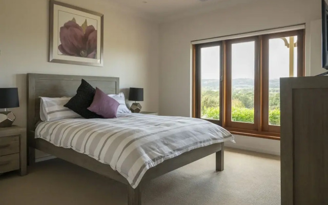 131 Your Vineyard Home in the heart of the Vale