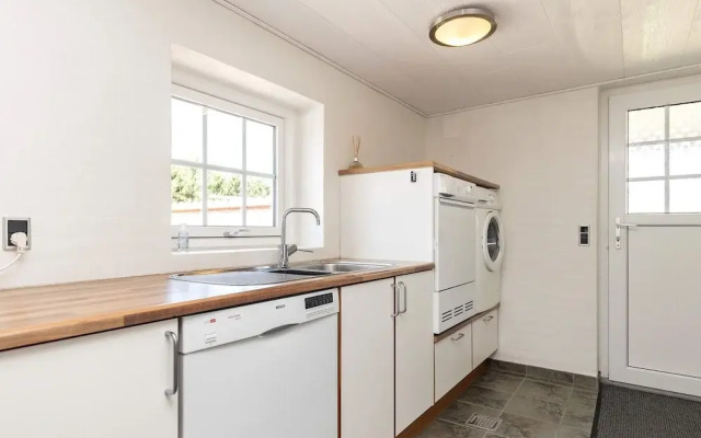 6 Person Holiday Home in Blavand