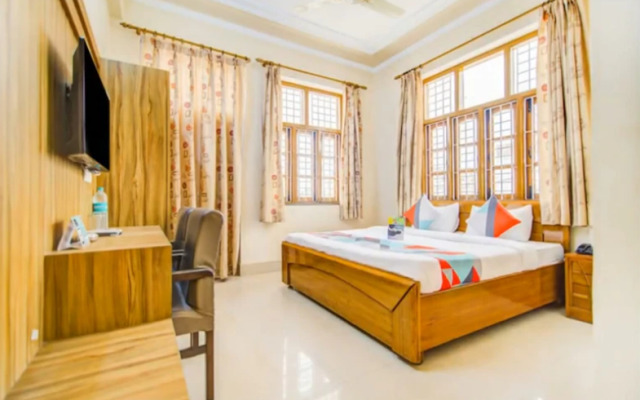 Hotel Gomti Residency