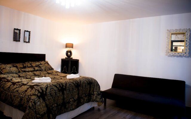 Luxury Executive Serviced Apartment