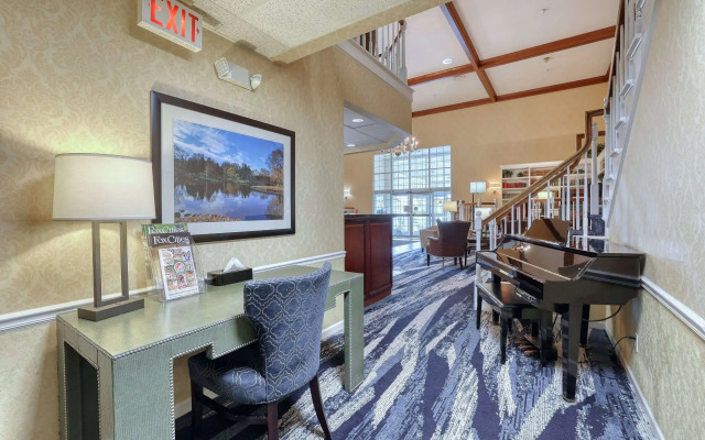Comfort Suites Appleton Airport