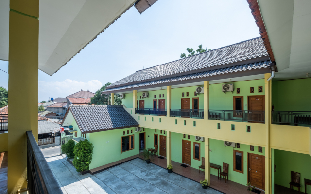 OYO 1399 Cemara Residence Syariah