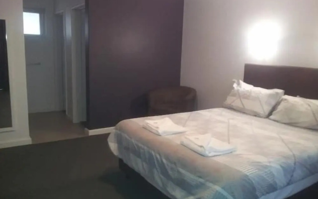 Christies Beach Hotel