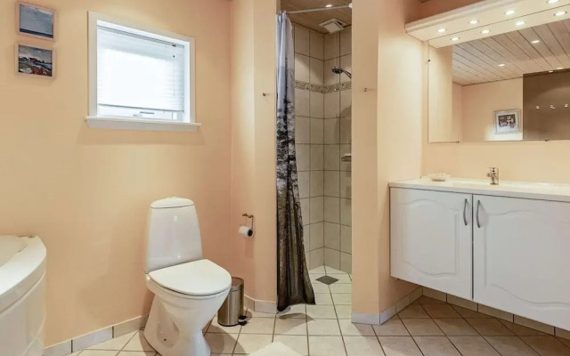 8 Person Holiday Home in Spottrup