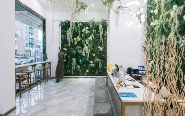 biji Hotel
