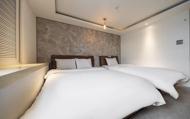 Yangpyeong River House