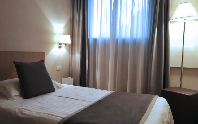Hotel De la Ville
