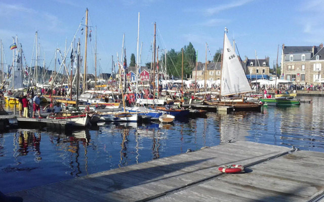 Holiday Home in Beautiful Breton Estate, Lanmodez