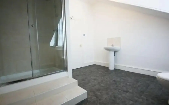 Edinburgh Princes Street Top Floor Apt