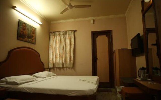 Hotel Valluvar