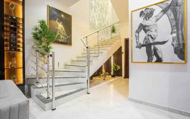 Jayjay Homes And Apartment