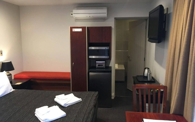 Autoline Motel