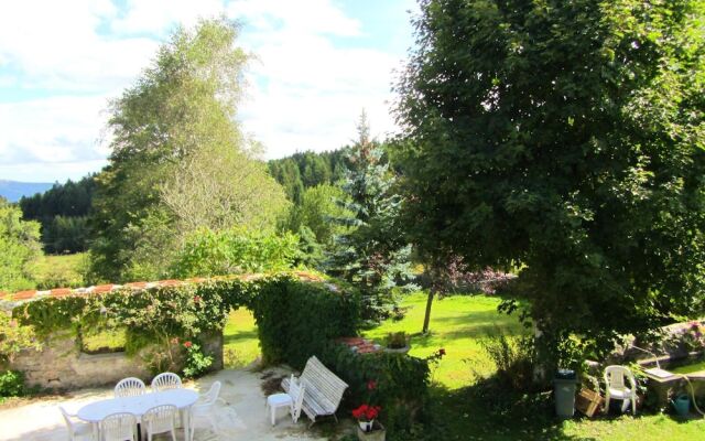 House With 4 Bedrooms in Saint-andré-en-vivarais, With Furnished Garde