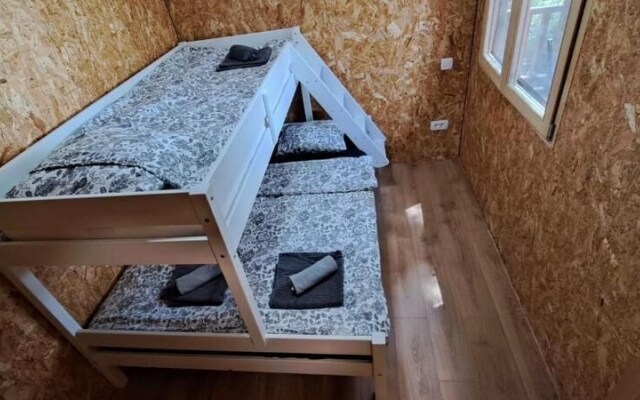 TreeHouses Ljubač Glamping Robinson