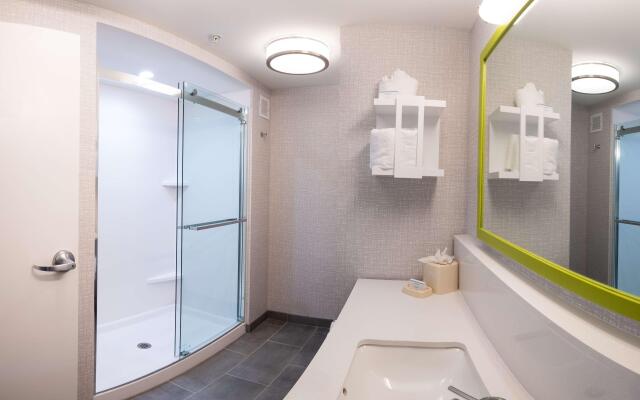 Hampton Inn & Suites Dallas/Lewisville-Vista Ridge Mall, TX