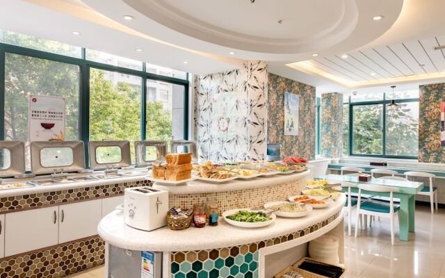 YiWu Defeng Hotel