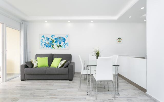 906. Luxury Paraiso Apartment With Sea View