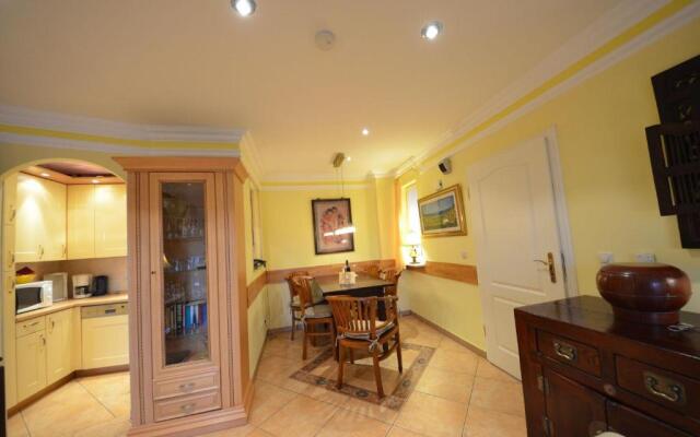 Reet - Eckhaus 17f "moosbeere"