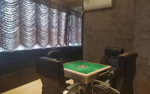 Ruian Shangpin E-sports Hotel