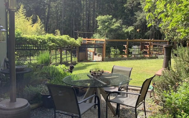 Salt Spring Carriage House B&B