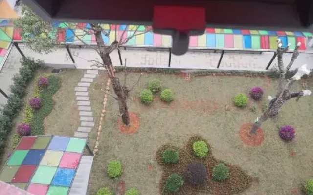Pula Hotel (Yulin Jincheng Center Pedestrian Street)