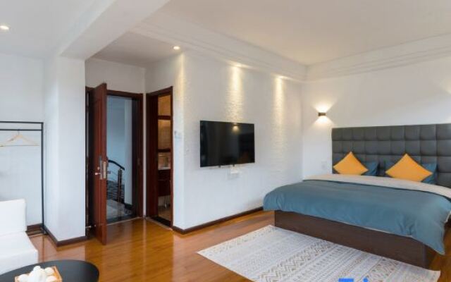 Lijiang Xiangyu Light Luxury Snow Mountain Holiday Villa